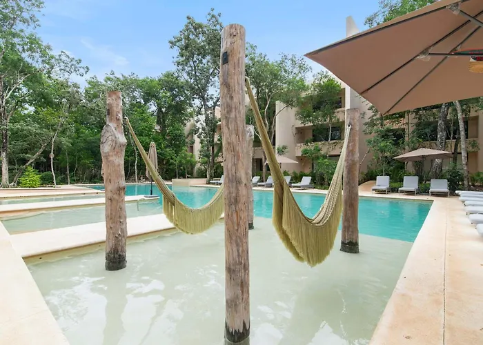 Apartment Stylish 1br With Private Pool & Balcony