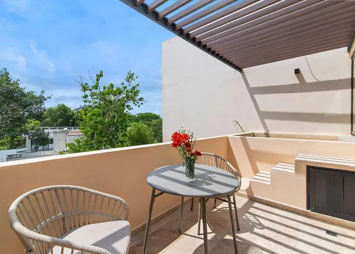 Apartment Stylish 1br With Private Pool & Balcony