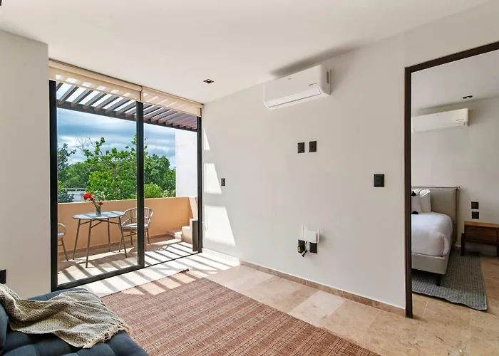 Stylish 1br With Private Pool & Balcony *