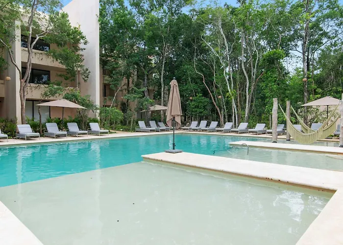 Stylish 1br With Private Pool & Balcony Apartment