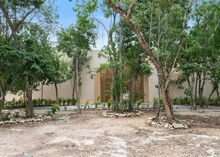 Apartment Stylish 1br With Private Pool & Balcony